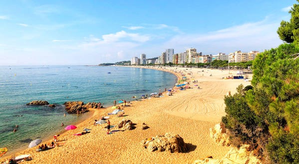 Fiscalidad y Sostenibilidad: Claves Legales para Grandes Patrimonios en la Costa Brava