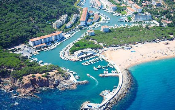 Vivir cerca del amarre: Las mejores urbanizaciones de la Costa Brava para amantes de la navegación