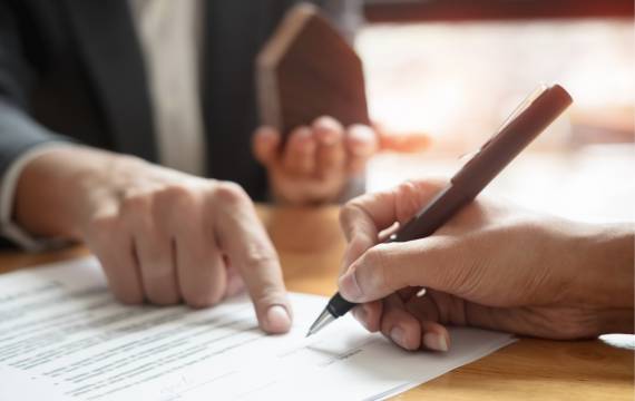 Contrato de arras: qué es y qué debes comprobar antes de firmarlo