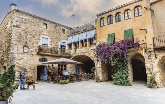 Más allá de la playa: 4 tesoros de interior en la Costa Brava que están enamorando en 2026