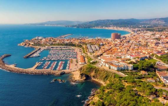 Palamós vs. Platja d’Aro: ¿Cuál es la mejor opción para tu perfil de inversión?